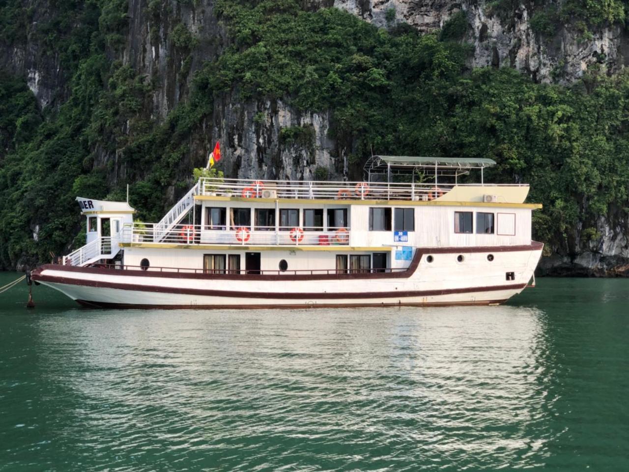 Halong Lavender Cruises Hotel Ha Long Exterior photo