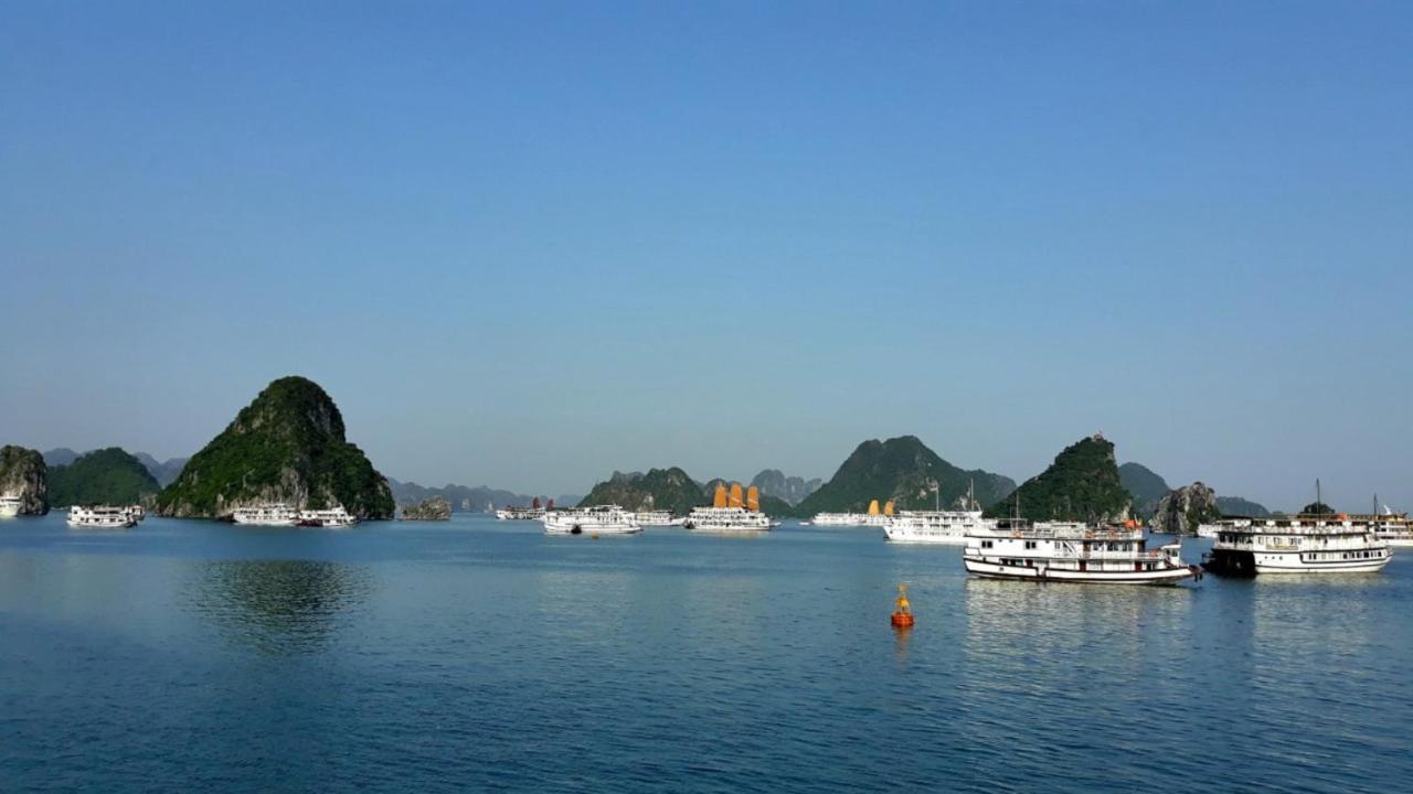 Halong Lavender Cruises Hotel Ha Long Exterior photo